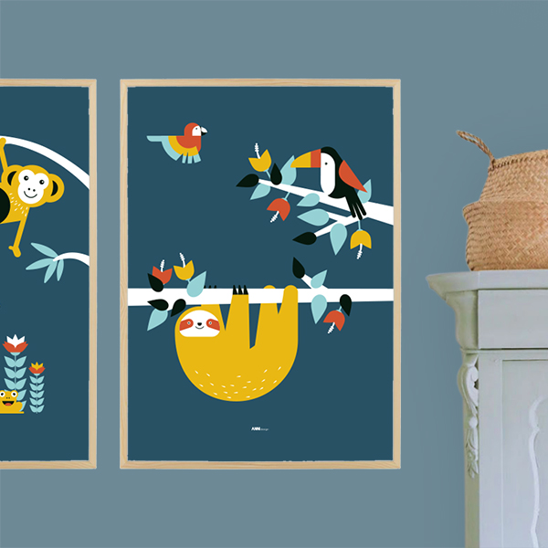 Poster XL Jungle Luiaard + Toekan | donker blauw - Afbeelding 2